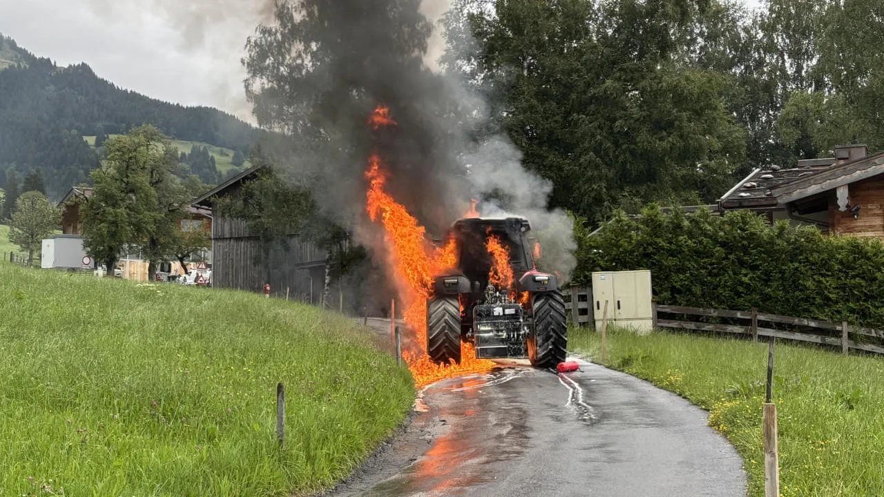 Traktorbrand-in-Kitzbuehel